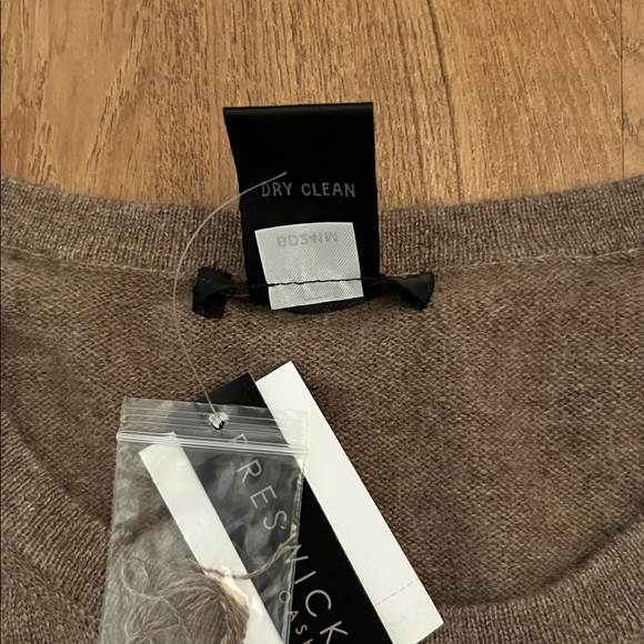 NWT 100% Cashmere Preswick & Moore Sweater - Picture 4 of 7